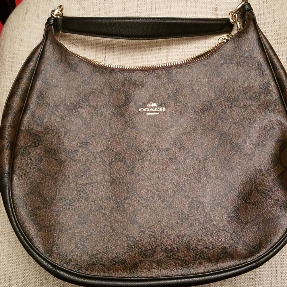 Signature leather shoulder bag